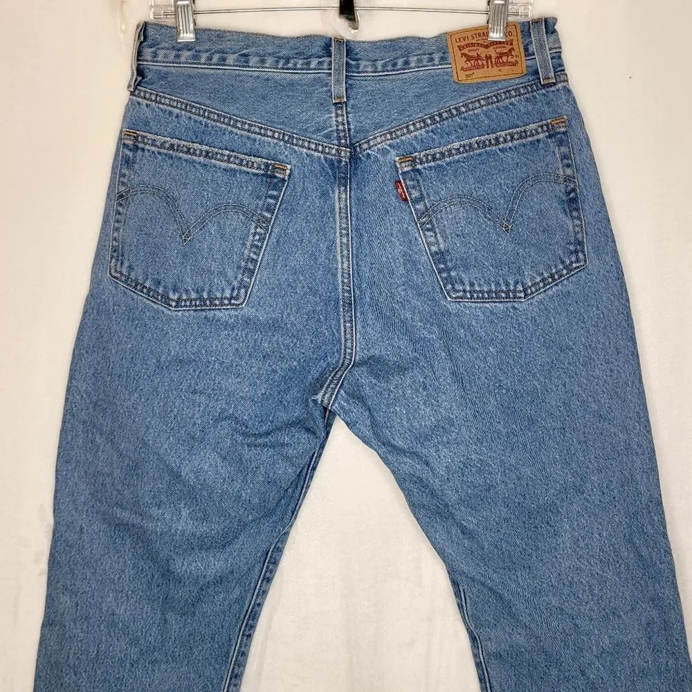 Levi's 501 Button Fly Relaxed Blue Jeans Size 30 x‎ 26